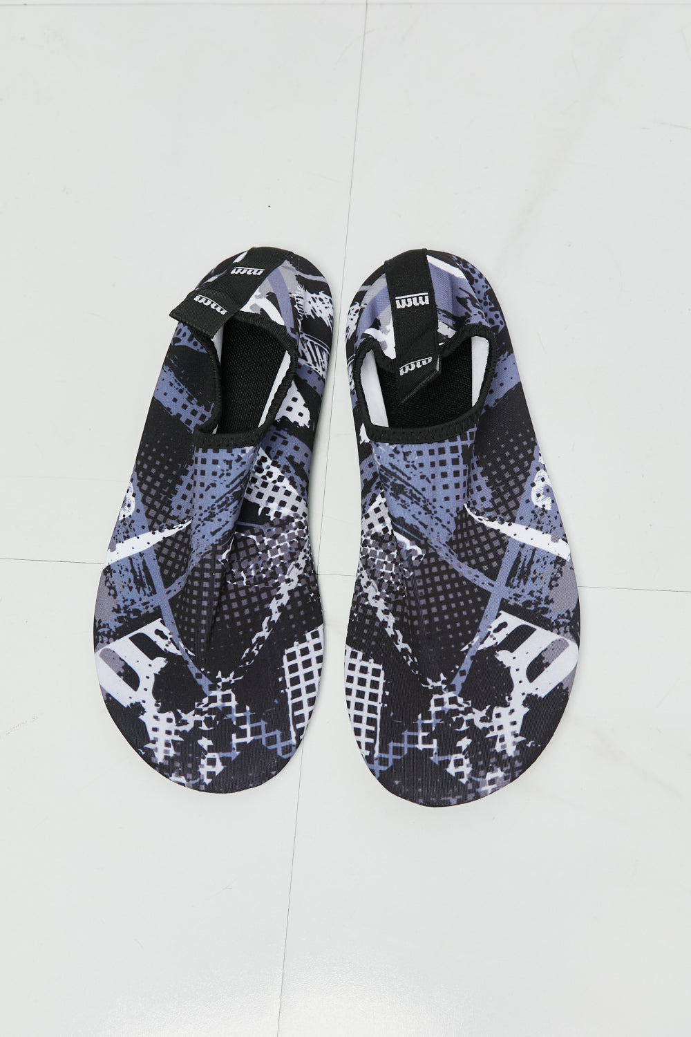MMshoes On The Shore Water Shoes in Black Pattern Trendsi